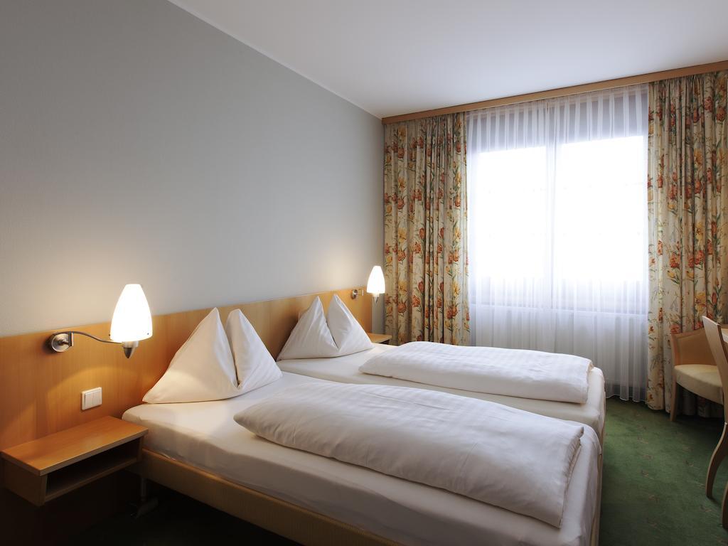 Hotel Landzeit Restaurant Voralpenkreuz Sattledt Pokoj fotografie